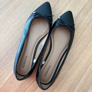 Merona Black Pointed Toe Flats with Bow - Size 7